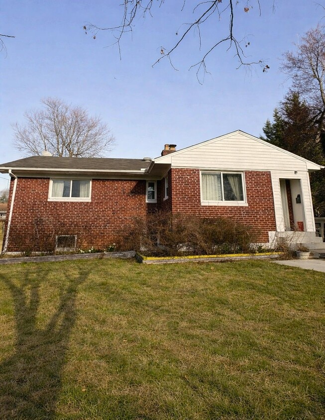 Photo - 2012 Henry Rd (Rockville, MD)