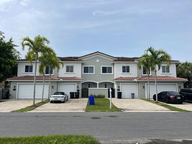 Foto del edificio - 2712 NE 30th Pl