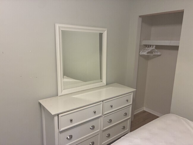 Foto del edificio - 2285 E Carriage Hill Dr