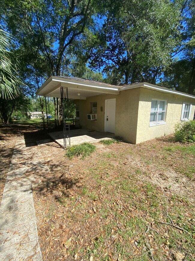 Foto del edificio - Cottage Home in Seminole Manor