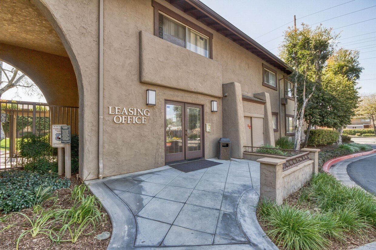 Casa Sierra Apartment Homes Apartments in Riverside, CA Westside