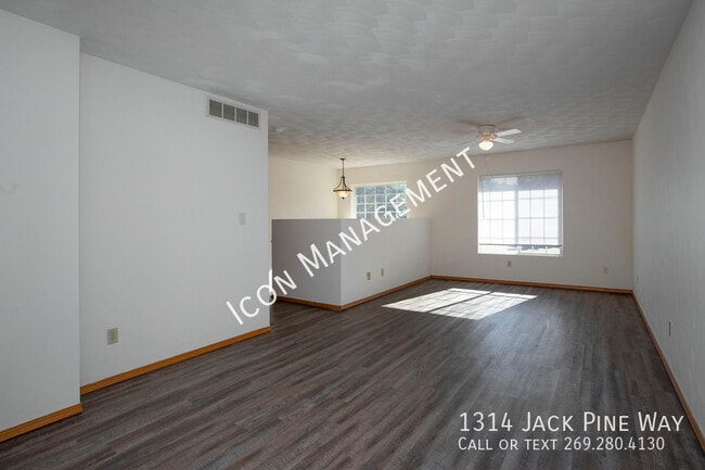 Foto del edificio - 1314 Jack Pine Way
