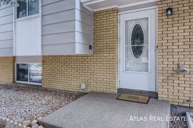Foto del edificio - 7240 Roaring Spring Terrace