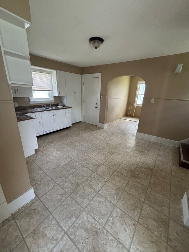 Foto del edificio - Section 8 welcome, 3 bedrooms 1 Bath. Spac...