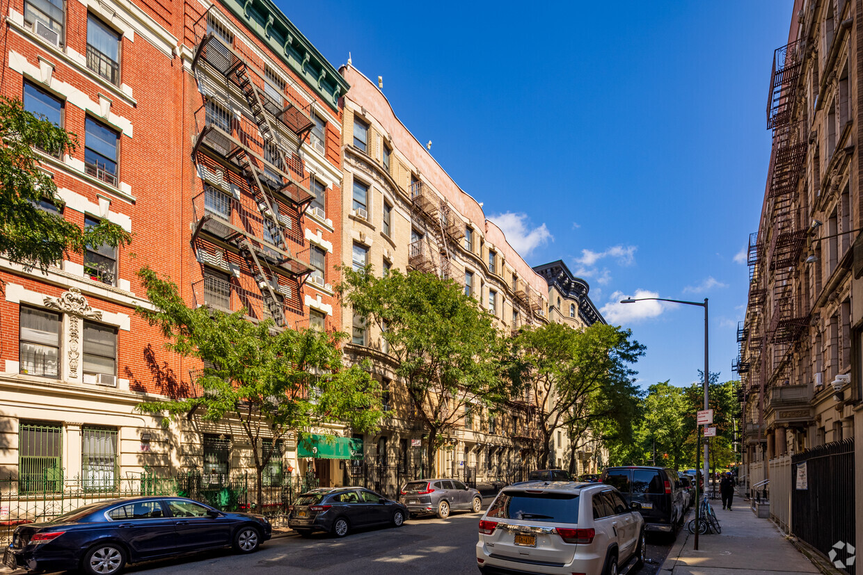 Primary Photo - 7 West 108th Street