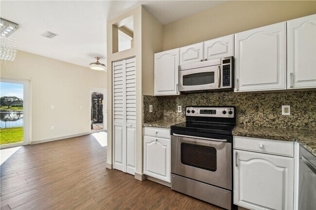 Foto del edificio - 541 NW 205th Ave