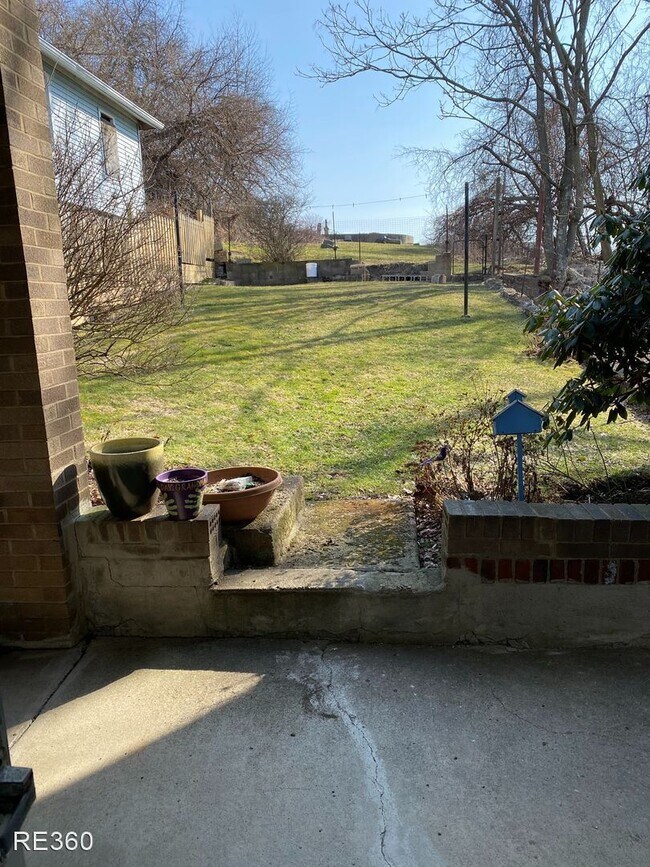 Foto del edificio - 2 br, 1.5 bath House - 118 Frederick St