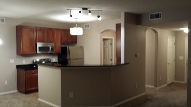 Foto del edificio - Lovely, Vista Ridge 2 bedroom, 2 bath Condo