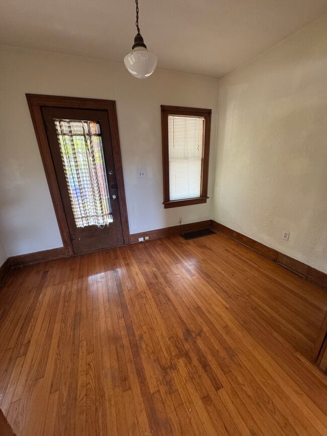 Foto del edificio - 512 S Crawford Ave