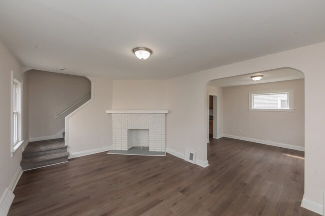 Foto del edificio - 21870 Ball Ave