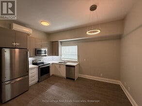 Building Photo - 2548 Eglinton Ave W
