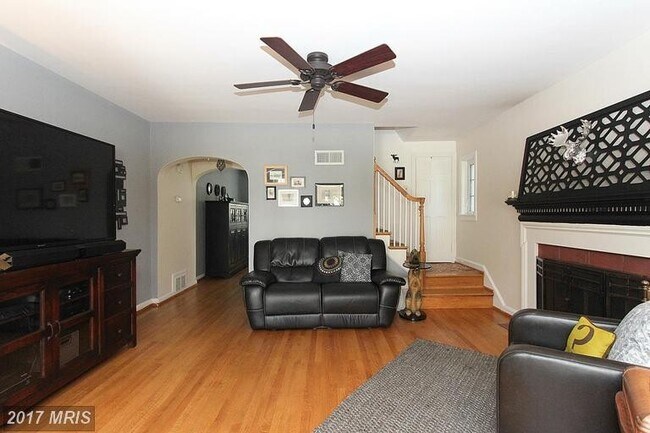 Building Photo - Wonderful Home in Great Arlington Location!