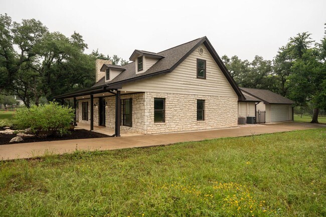 Building Photo - 812 Post Oak Dr, Dripping Springs, Texas 7...