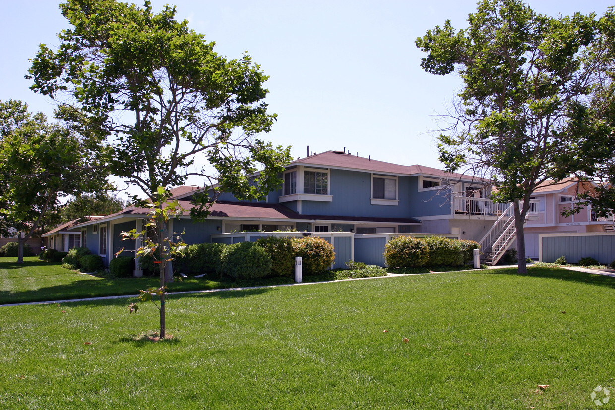 Building Photo - 736 Paradise Cove Way
