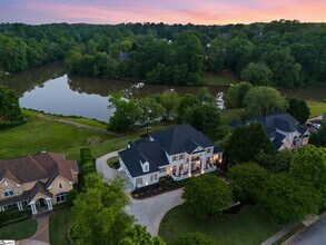 Building Photo - 312 Stonebrook Farm Way