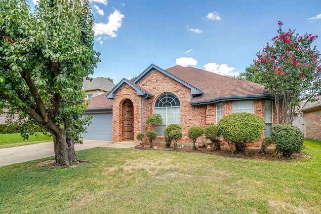Foto del edificio - Freshly Remodeled 3 Bedroom, 2 Bath Home Awaiting New Tenants- FWISD- 76133