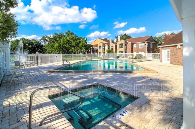 Foto del edificio - 5530 Chrishire Way