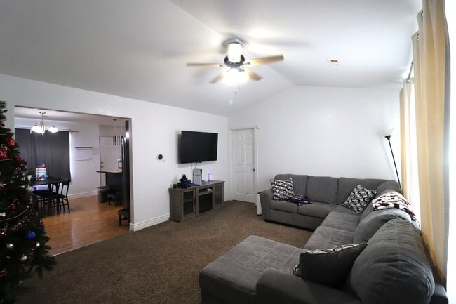 Foto del edificio - Spacious home for rent!