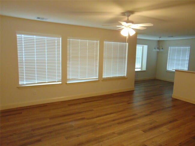 Foto del edificio - 11611 James B Connolly Ln