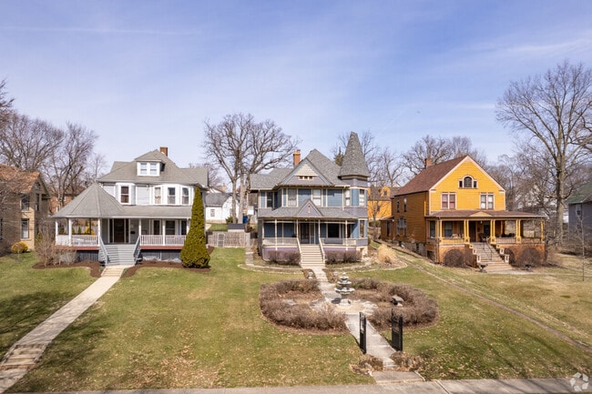 Victorian style homes can be found near the Historic District in Joliet IL.