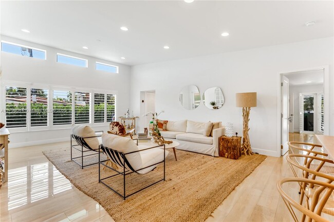 Foto del edificio - 9300 Bay Dr