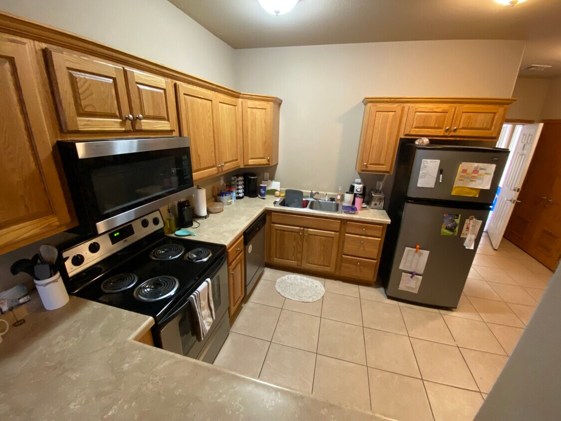 1209 Bertrand St Unit 3, Manhattan, KS 66502 1209 Bertrand St