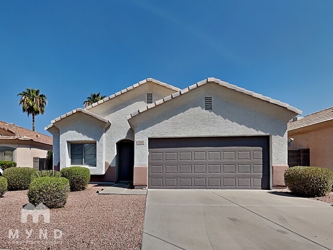 Building Photo - 2632 E Hidalgo Ave
