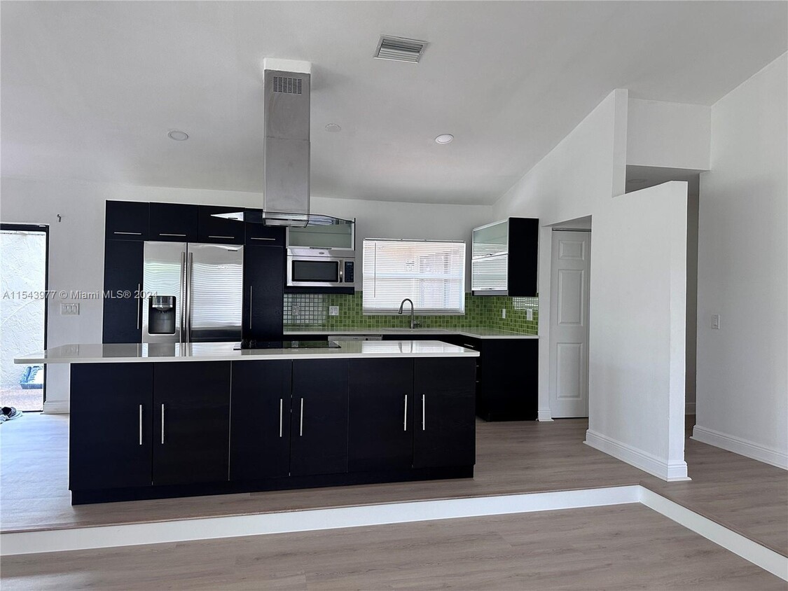Foto principal - 547 Patio Village Way