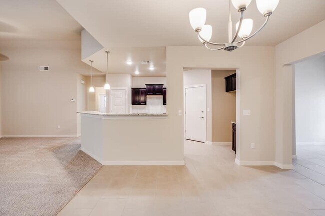 Foto del edificio - 7747 Enchanted Path Dr