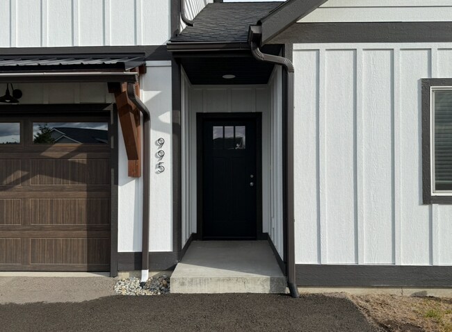 Foto del edificio - Modern Kalispell Home