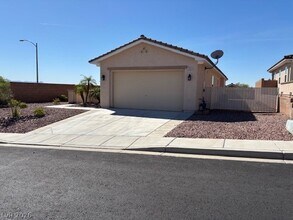 Building Photo - 2341 Thornwood Castle Dr