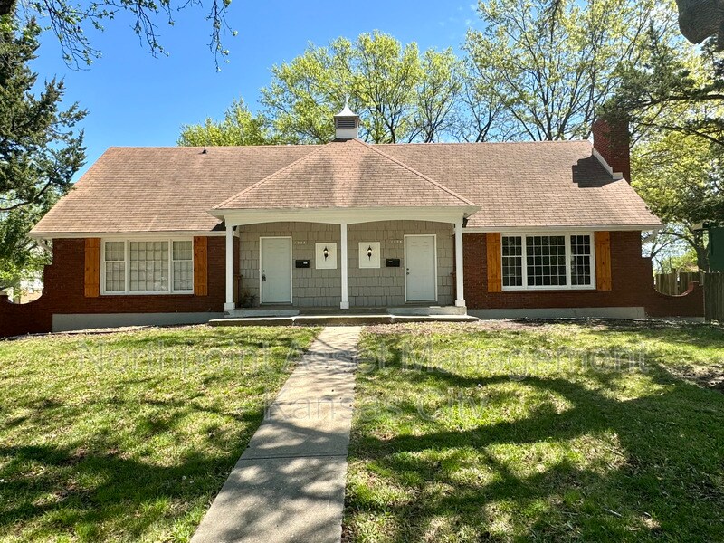 Foto principal - 1006 NW Range St