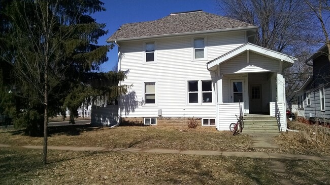 Building Photo - 511 2nd Ave