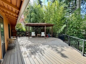 Building Photo - 15130 SE 47th Pl