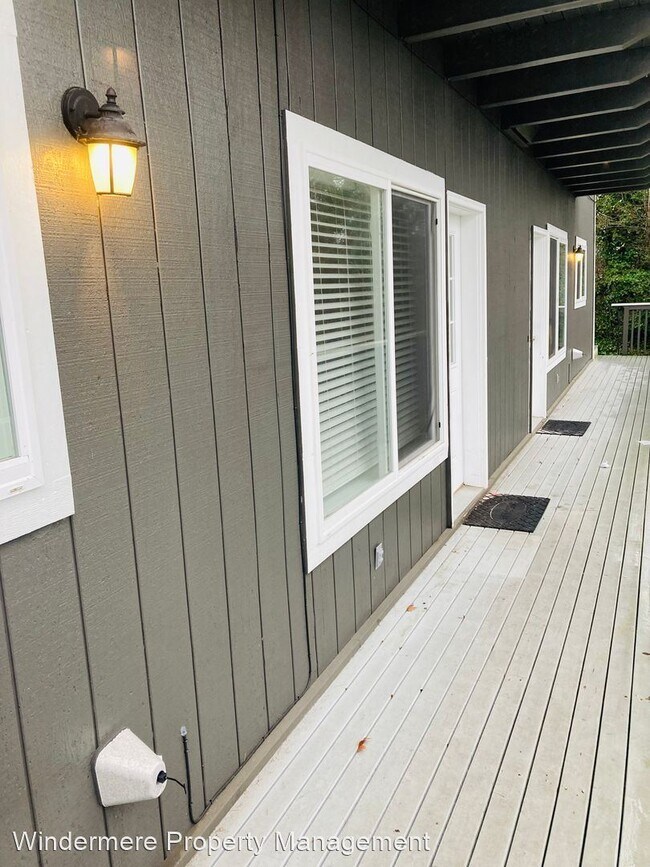 Foto del edificio - 2 br, 1 bath House - 226 Farragut Avenue N...