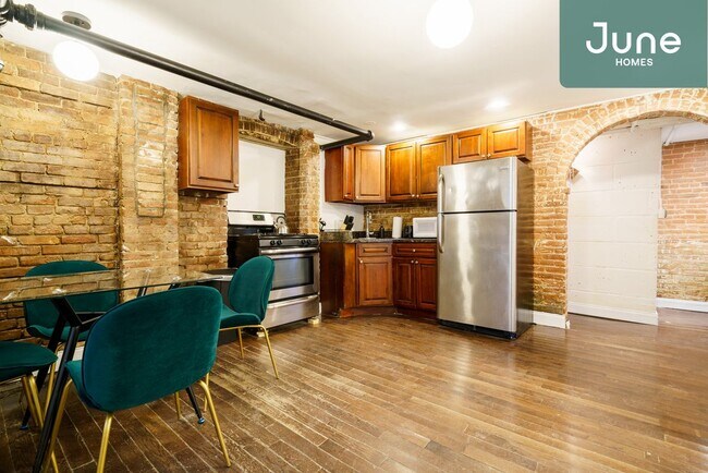 Building Photo - Full room in 5-bed/1.5-bath Home