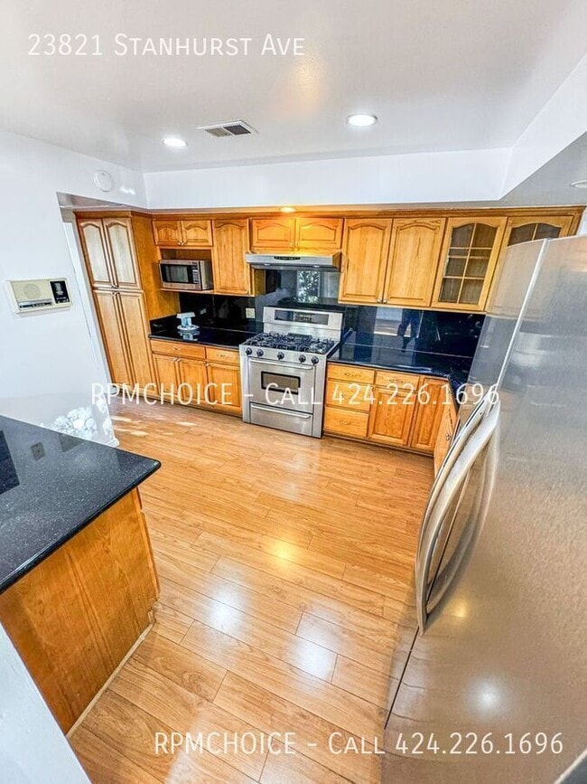 Building Photo - 23821 Stanhurst Ave