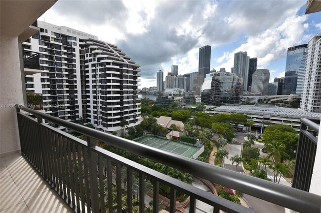 Building Photo - 540 Brickell Key Dr