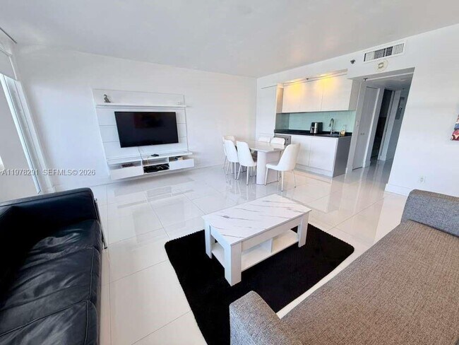 Foto del edificio - 100 Lincoln Rd