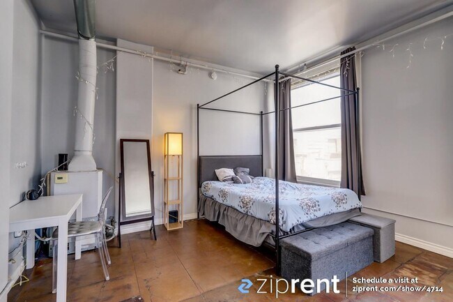 Foto del edificio - 215 W 7th St