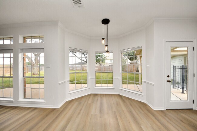 Foto del edificio - 4210 Alcorn Glen Ln