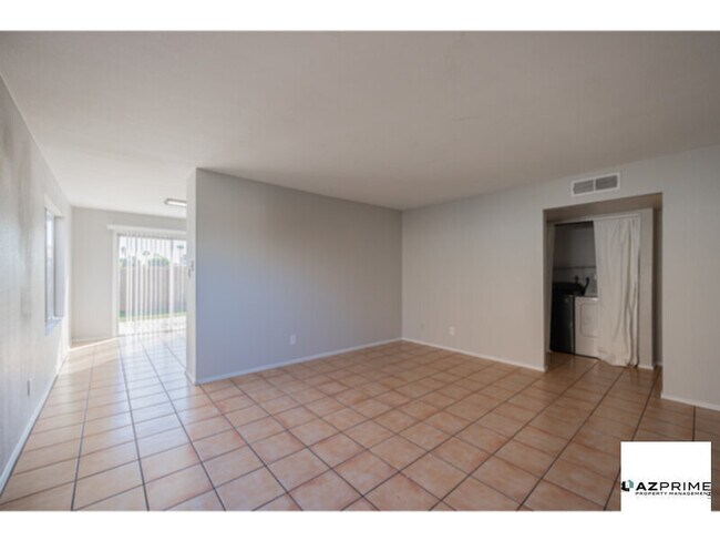 Foto del edificio - Exceptional 3/2 Tempe Townhouse - Modern Comfort in a Prime Location!