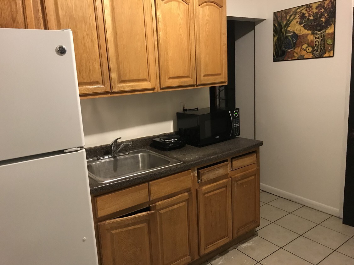 Foto principal - 441 Dunham Ave