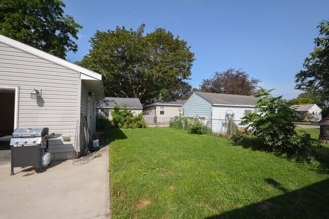 Foto del edificio - Great NE Rochester Home Near Quarry Hill & Silver Lake!