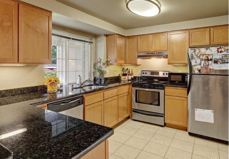 Primary Photo - 10015 NE 120th Ln