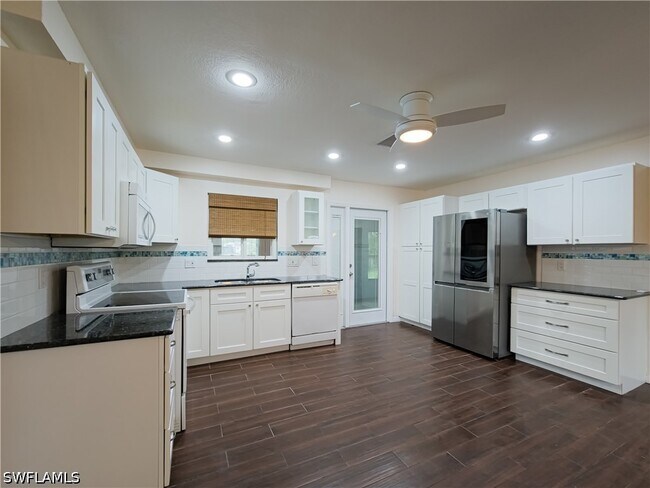 Foto del edificio - 7425 Galloway Rd