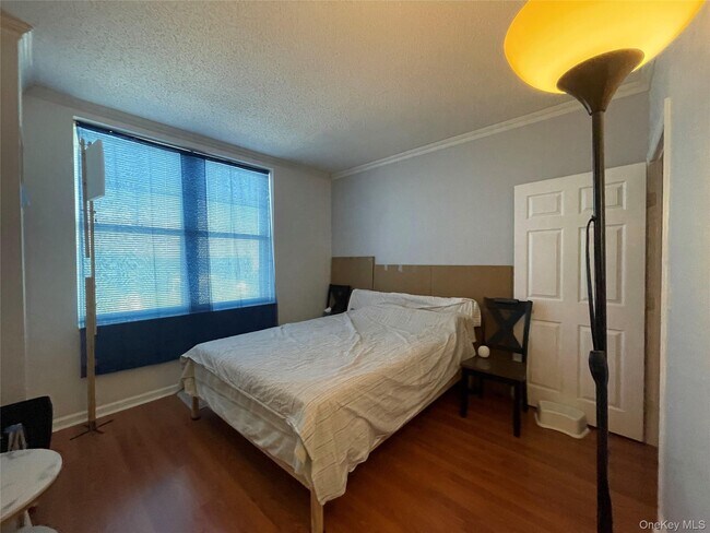 Foto del edificio - 300 Mamaroneck Ave