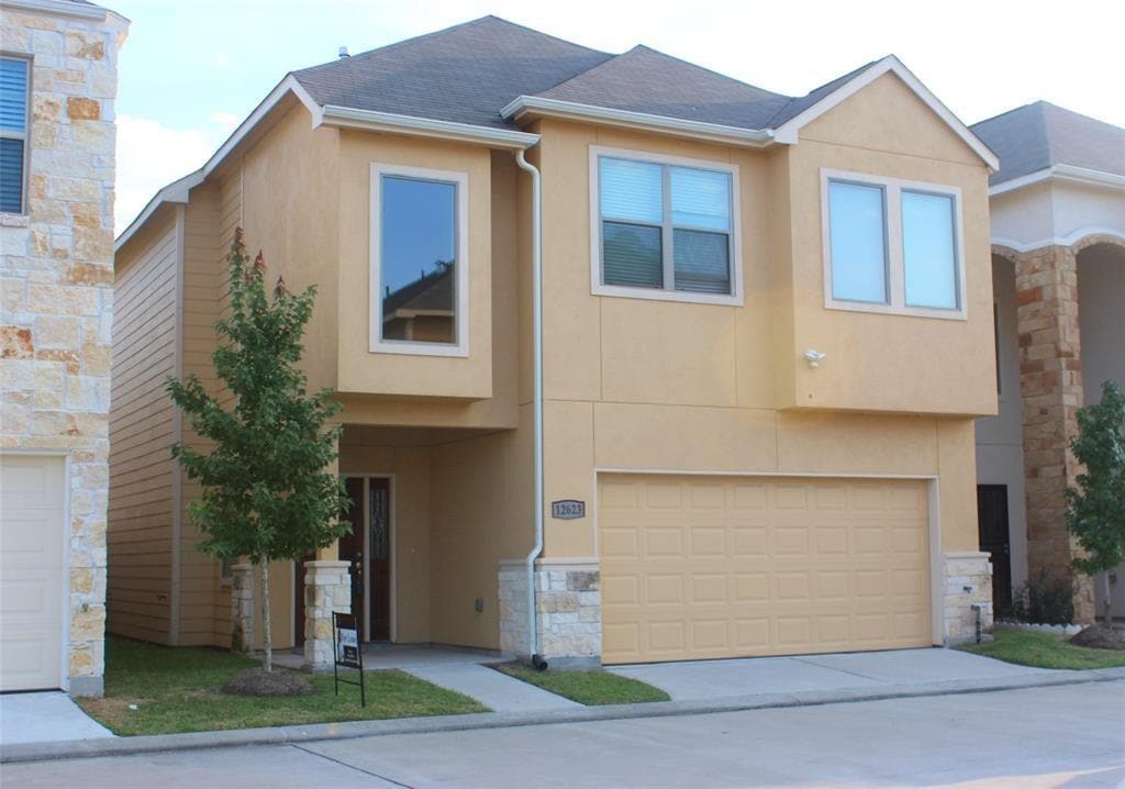 Primary Photo - 11703 Beechnut St