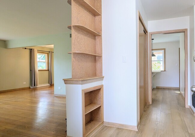 Foto del edificio - 330 S Oak St