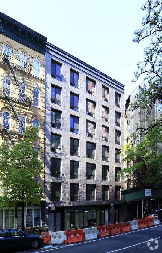 Building Photo - 316 E 91st St